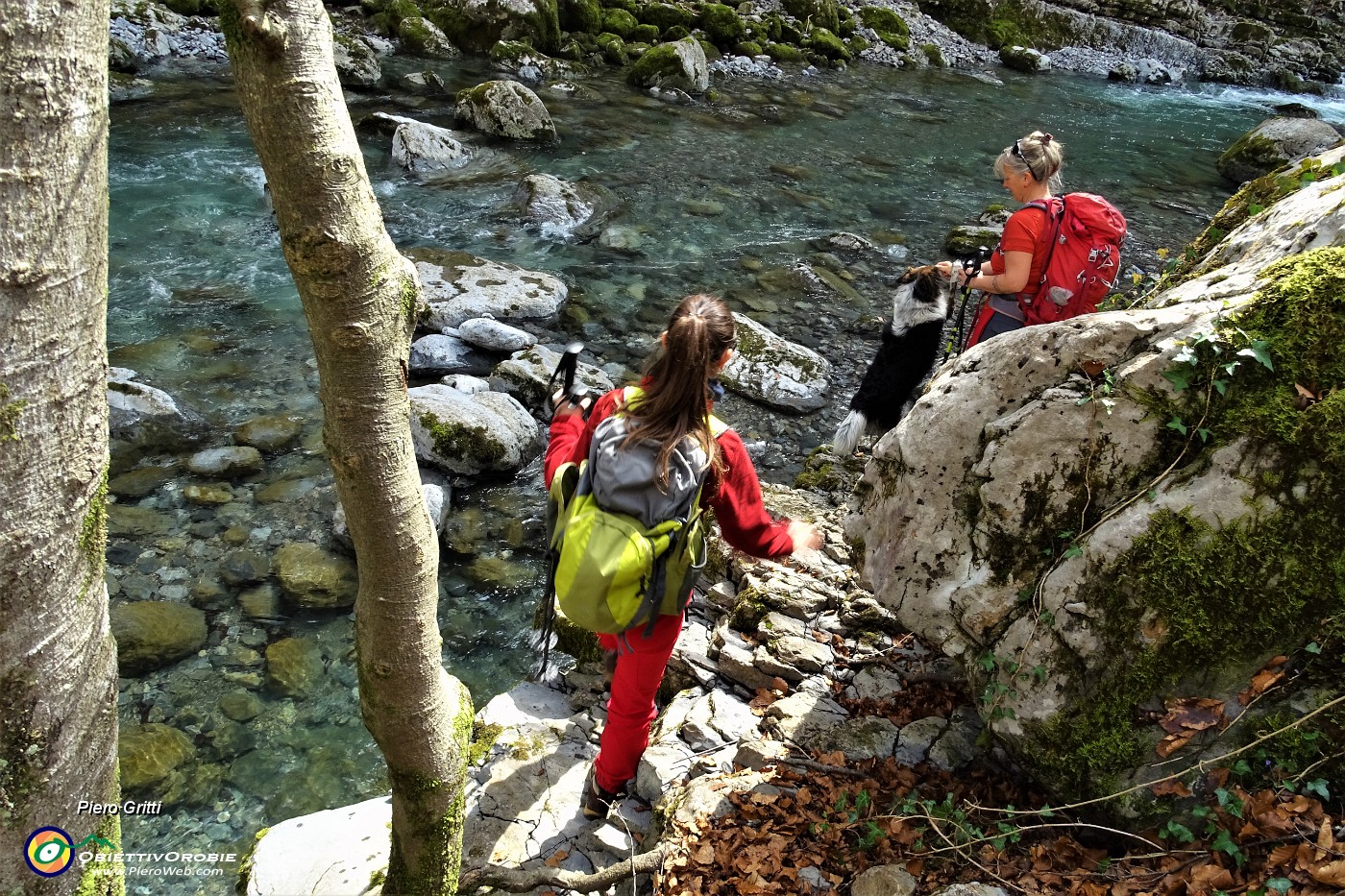 36 Scendiamo sul greto del torrente Enna.JPG